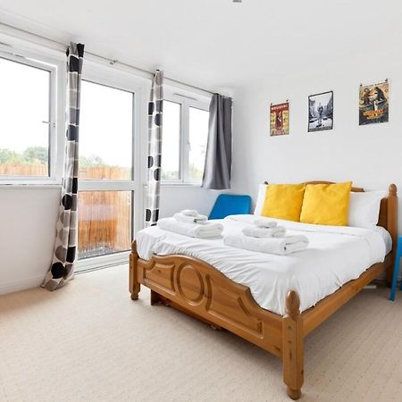 Spacious 2 Bedroom Apartment in Cricklewood Londres Exterior foto