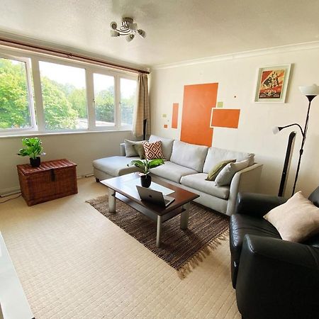 Spacious 2 Bedroom Apartment in Cricklewood Londres Exterior foto