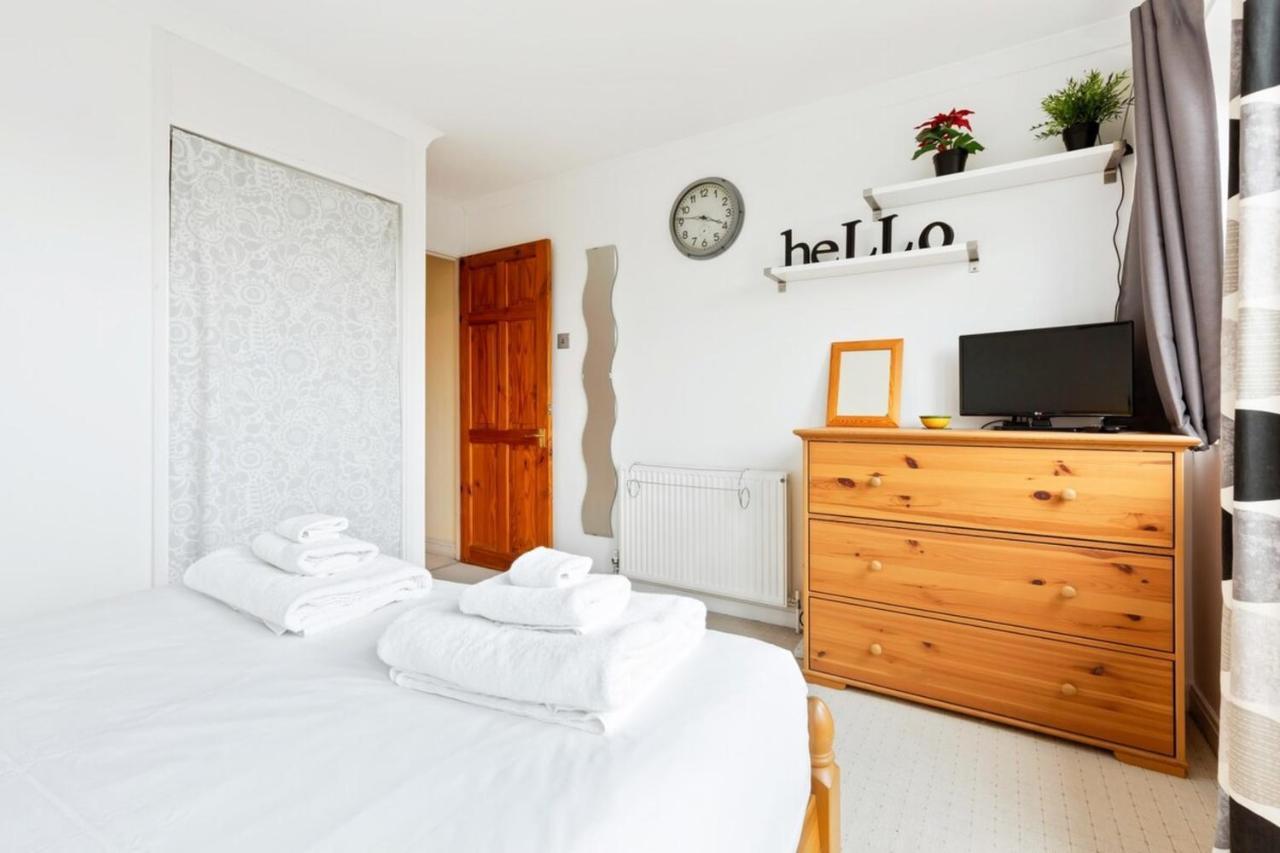 Spacious 2 Bedroom Apartment in Cricklewood Londres Exterior foto